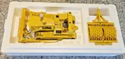 First Gear International TD-25 Crawler With Sheep's Foot Compactor 1/25 Scale