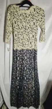 Tadashi Shoji Navy/Ivory Color Block Lace Gown Size 2 NWT. No Belt.