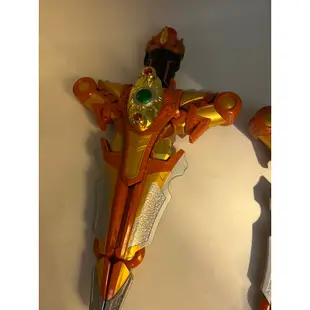 小光玩具 轟轟戰隊冒險者 DX 大劍人 茲邦
