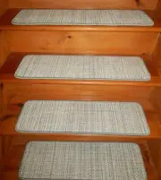 13 = Step 9" x 30" Stair Treads Tufted Wool Carpet .