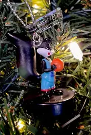 Pepe Le Pew French Love Skunk Basketball Space Jam Christmas Ornament
