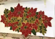 Kim Seybert Holiday Xmas Cheer Table Runner Poinsettia Glass Beads Red BRAND NEW