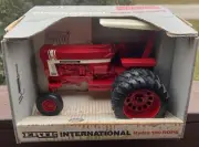 1991 Ertl International Hydro 100 ROPS Special Edition Tractor 1/16 Scale #4623