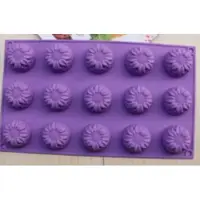 在飛比找蝦皮購物優惠-15孔 小葵花 皂模 手工具模具 矽膠模具 巧克力模 香磚 