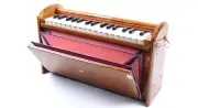 Portable Bina 2.5 Octave Harmonium – Ideal for Classical and Devotional Music