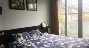 河內市寬敞卧室公寓Spacious Bedroom in Hanoi City