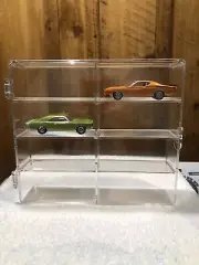 Model Car Diecast Display Case 1:64 Scale 8 Car Compartment with Locking Latch