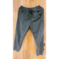在飛比找蝦皮購物優惠-二手衣 日本 UNIQLO 直條紋 休閒褲 七分褲 女