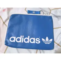 在飛比找蝦皮購物優惠-愛迪達  adidas 藍色真皮手拿包 正版 收藏