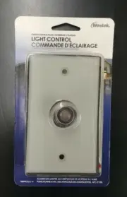 COMMERCIAL DUSK TO DAWN LIGHT CONTROL WITH WEATHERPROOF FACEPLATE included