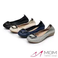 在飛比找momo購物網優惠-【MOM】真皮單鞋 坡跟單鞋/真皮簡約方扣小坡跟超軟底單鞋(