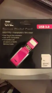 New Vivitar secure digital card SD/HC Reader/Writer USB 3.0 VIV-3RW-SD-PNK