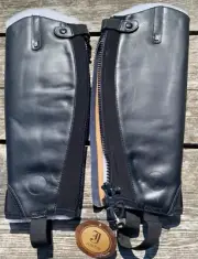 Justin Windshire extra short full width full grain leather black Half Chaps