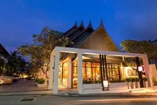 布吉蘇林海灘馬樂泰酒店Manathai Surin Phuket