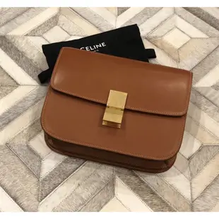 Celine 中款天然小牛皮 Classic Box 包 黃褐色