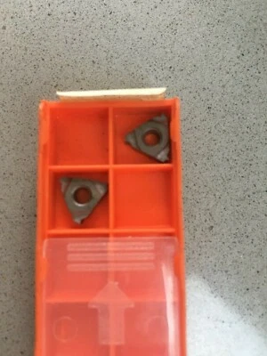Posithread Carbide Threading Insert - 11NR 20UN ( P30 ) 2 INSERTS