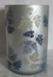 Yankee Candle Frosted Large Jar Holder J/H BLOSSOMS FLICKER blues whites