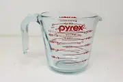 Pyrex 2 Cup Measuring Cup Standard Imperial and Metric Measurement Units NEW