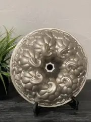 Nordic Ware Harvest Pumpkin Patch Bundt Cake Pan 10 Cup 2.4 L New