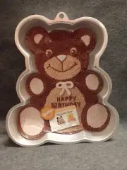 NEW! Wilton Huggable Teddy Bear/Honey Bear/Baby Bear Aluminum Cake Pan, 1982