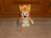 NEW, BLUEY FRIENDS QUEEN BINGO PLUSH 7" Orange Dog Crown Cape 2021 Disney Jr