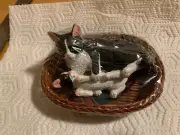 18 Daniel Brand Tuxedo Mother Cat with Kitten in Basket. Miniature Figurine. NEW