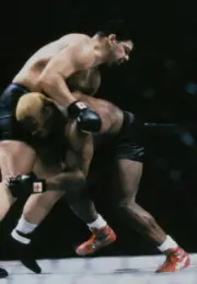 Kevin Randleman goes for a takedown against Pete Williams at UFC 23 1999 7x5
