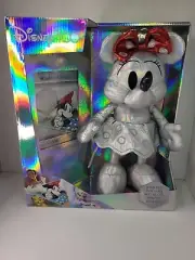 Disneys 100 Years Minnie Mouse Limited Edition Metallic Plush 2023 ☆ NEW IN BOX