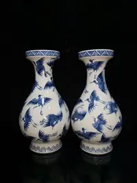 在飛比找Yahoo!奇摩拍賣優惠-清～青花百鶴圖花瓶一對，尺寸如圖 多色釉瓷 青花瓷 窯瓷【闌