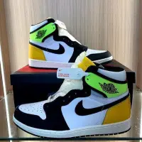 在飛比找Yahoo!奇摩拍賣優惠-AIR JORDAN 1 RETRO OG 螢光黑白 男女款