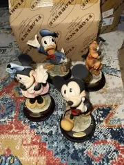 Disney Mickey Mouse And Friends Armani Florence (Set Of 5!) COA, New Condition
