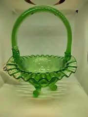 NOS 1997 FENTON Art Glass 7" Springtime Green Threaded 3 Footed Basket 8435 GT
