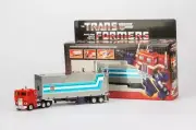 TRANSFORM G1 Reissue Optimus prime Brand New Free Shipping