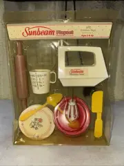 Vintage Chilton Sunbeam Mixer Kitchen Play Set Measuring Cups Spatula Baking