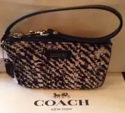 Coach Authentic Donegal Fabric W Leather Trim ivory-Multi Small Wristlet NWT
