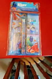 DISNEY PIXAR FINDING DORY 7 PIECE STATIONERY SET