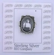 REO Filigree Oval Picture Frame Floral Pure Sterling Silver Pin Brooch 5354