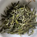 🍃龍井茶唯一產地🍵「三峽龍井茶：手工採菁，鮮活爽口」每包120克重。