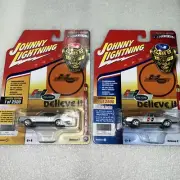 JOHNNY LIGHTNING CLASS OF 1968 OLDS CUTLASS HURST / OLDS(2) Version A&B New BB10
