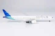 1:400 NG Model Garuda Indonesia BOEING 777-300ER Passenger Plane Diecast Model