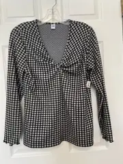 Old Navy Black & White Check Gathered V Neck w/Stretch Long Sleeve Sz Medium NWT