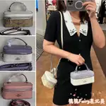 TR二手店COACH 新款女生化妝包 經典老花單肩斜挎包 盒子包 手提包 女生包包 時尚百搭女包