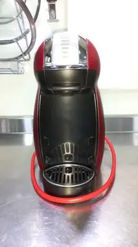 在飛比找Yahoo!奇摩拍賣優惠-雀巢 DOLCE GUSTO 膠囊咖啡機 Genio2 (型