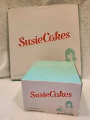 Susie Cakes Cake stand base and top, light blue