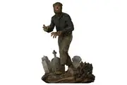 Universal Monsters - Wolf Man Deluxe Statue, 1:10 Scale