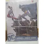 DC COLLECTIBLES BATMAN VS HARLEY QUINN BATTLE STATUE蝙蝠俠大戰女小丑