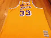 MITCHELL & NESS NBA LOS ANGELES LAKERS KAREEM ABDUL-JABBAR SWINGMAN JERSEY 5XLT