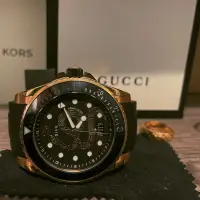 在飛比找蝦皮購物優惠-Gucci dive 金蛇刻紋水鬼