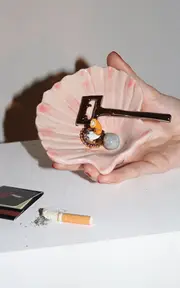 [The Rolling And The Stoned] Bottle Opener Small Shell Ashtray