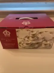 Royal Albert Old Country 12 Piece Dinner Set-unopened